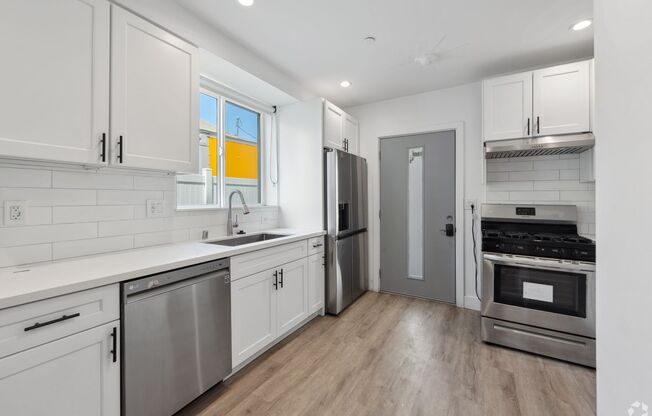 MH 1297 W 36th St