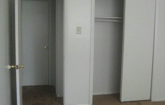 2 beds, 1 bath, 680 sqft, $1,310, Unit 113-326