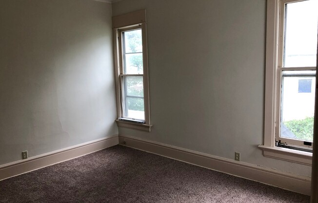 1 bed, 1 bath, $700, Unit 1505 Up