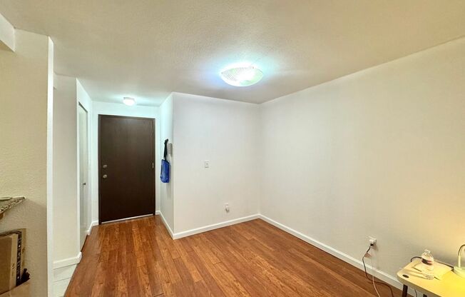 Beautiful Ground-Floor Condo Near Microsoft