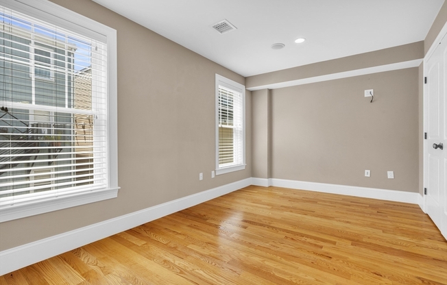 83 DRESSER ST