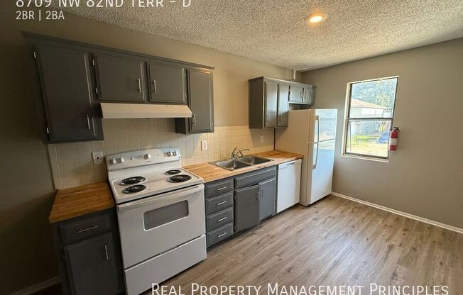 8709 NW 82 TER