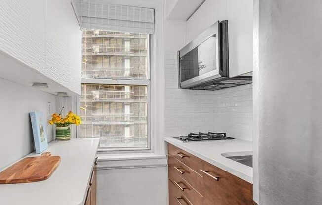 400 E 59 ST