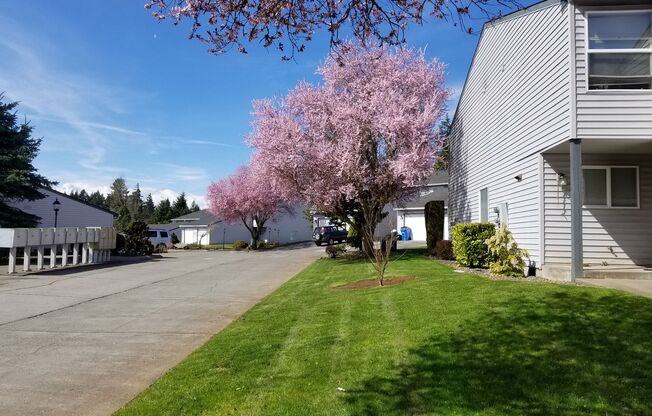 2 beds, 2.5 baths, 1,497 sqft, $2,050, Unit V98