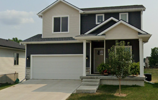3 Bed / 2.5 Bath Home in Norwalk. Move-In Special: Get 1 month FREE with an 18-Month Lease!