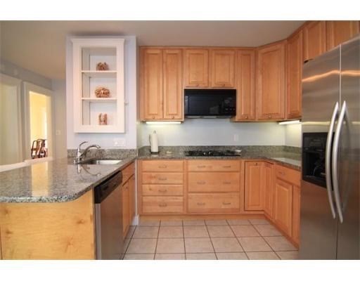 6 beds, 2 baths, 2,600 sqft, $7,500, Unit 2