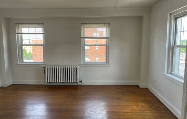 1 bed, 1 bath, 617 sqft, $1,850, Unit Wellington 602