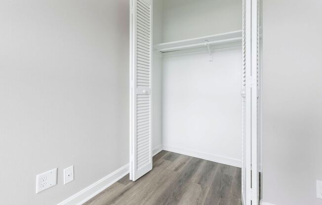 2 beds, 2 baths, $895, Unit 305
