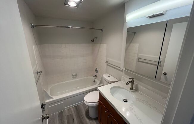 1 bed, 1 bath, 800 sqft, $1,745, Unit 2727 - 102
