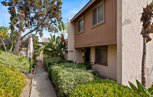 Spacious 4-Bedroom 2.5-Bathroom Townhome 50% Off 1st Month!