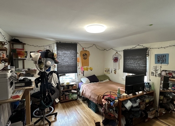 8 NEWTON ST