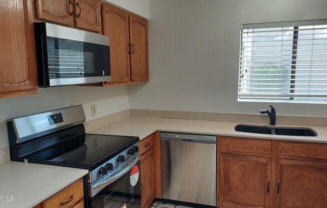 3 beds, 2.5 baths, $2,695, Unit # 91