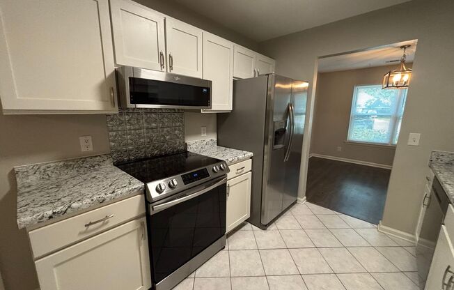 Don’t Miss Out on This Charming 3 Bed, 2 Bath Home in Georgetown!