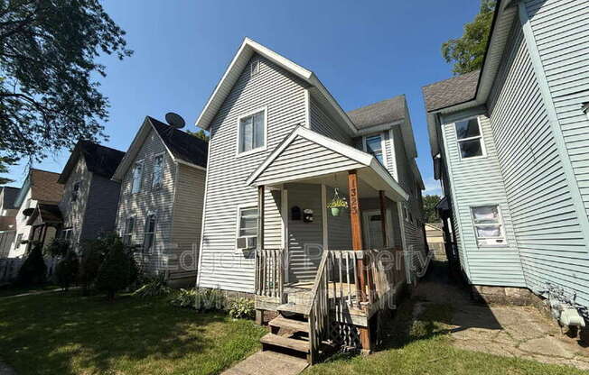 1323 BROADWAY AVE NW