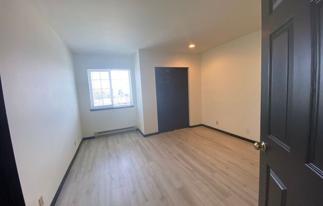 2 beds, 1 bath, 810 sqft, $1,895