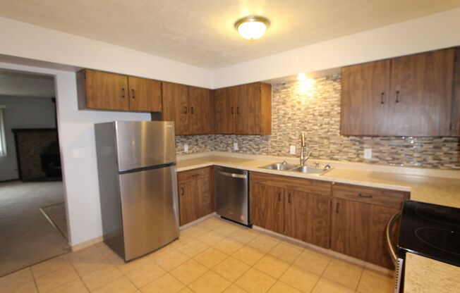 2 beds, 1 bath, 875 sqft, $1,075, Unit 10719-9