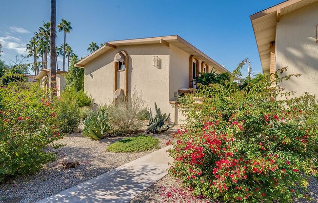 Prime Location - 2-bedroom, 1.5-bath townhome in Central Scottsdale!