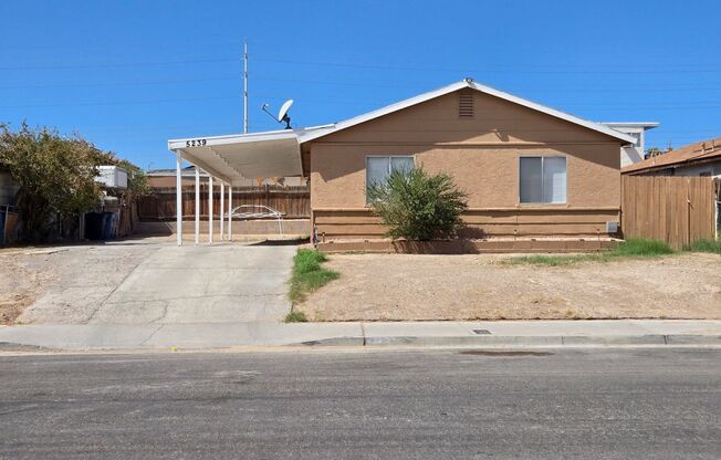 A Very Nice and Clean 3 Bedroom Single Story House in East Las Vegas. NO HOA!!!