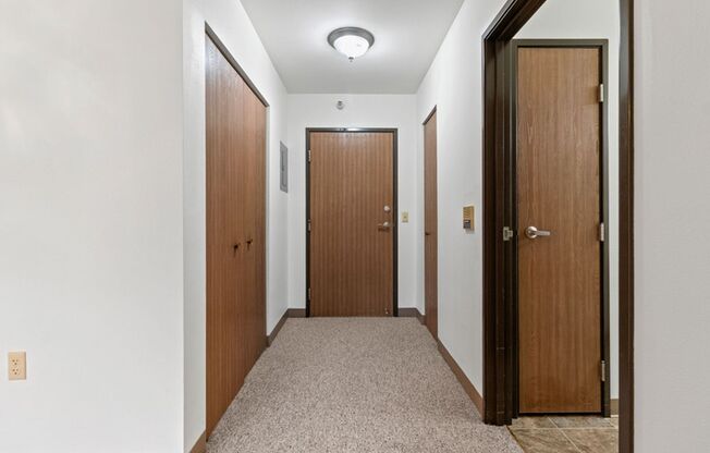 2 beds, 1 bath, 900 sqft, $995, Unit 2840-110