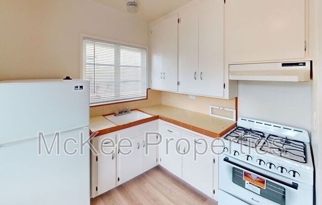810 1/2 DIAMOND ST
