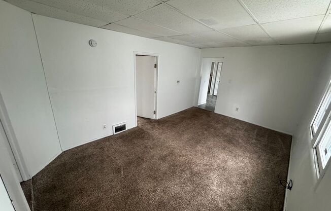 2 beds, 1 bath, $725