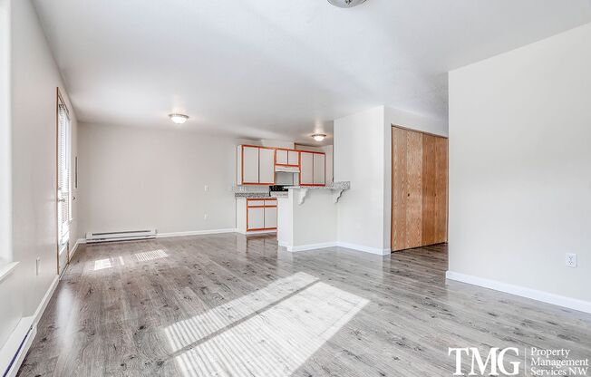 2 beds, 1 bath, 960 sqft, $1,475, Unit 220