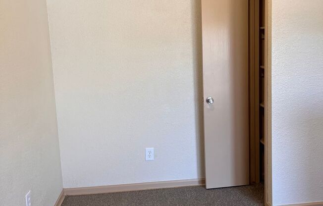 1 bed, 1 bath, 612 sqft, $895, Unit 906