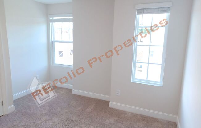 3 beds, 2.5 baths, $1,910