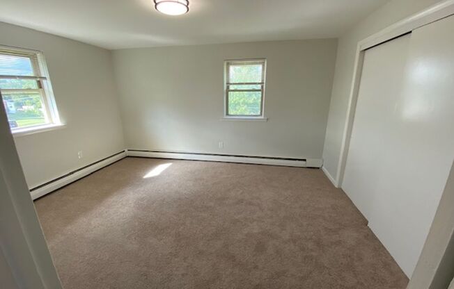 1 bed, 1 bath, 690 sqft, $1,400