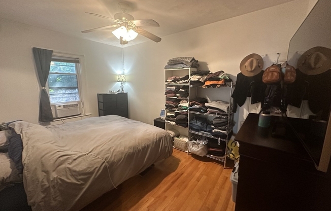 2 beds, 1 bath, 1,000 sqft, $2,450, Unit 1