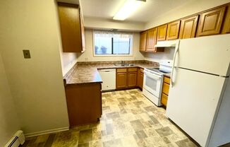 2 beds, 1 bath, $1,075, Unit 111 21st St W #3