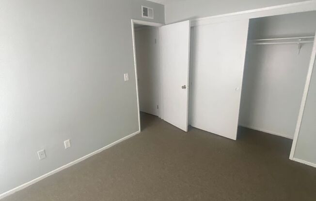 3 beds, 2 baths, $1,945, Unit # 217