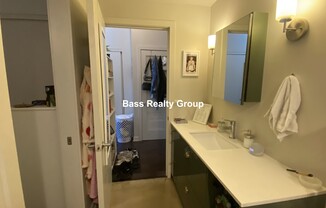 5021 N KENMORE