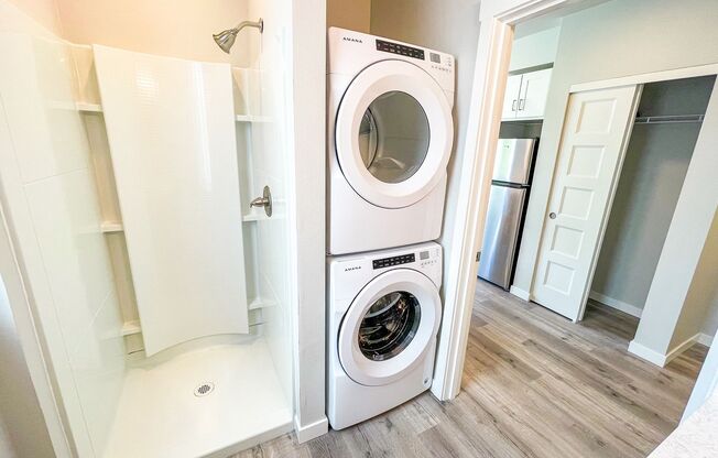 Studio, 1 bath, 320 sqft, $1,295, Unit 403