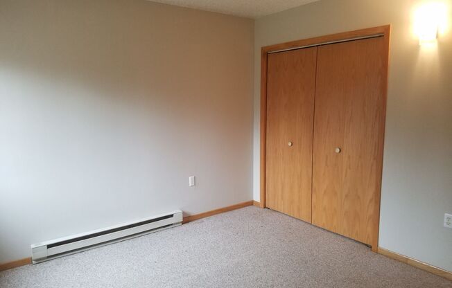 2 beds, 1 bath, $715