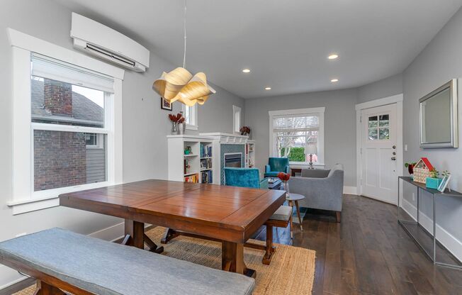 4bd/3ba Seattle Home