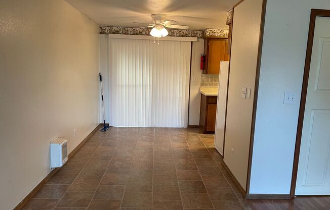 2 beds, 1 bath, 950 sqft, $1,500, Unit 4390