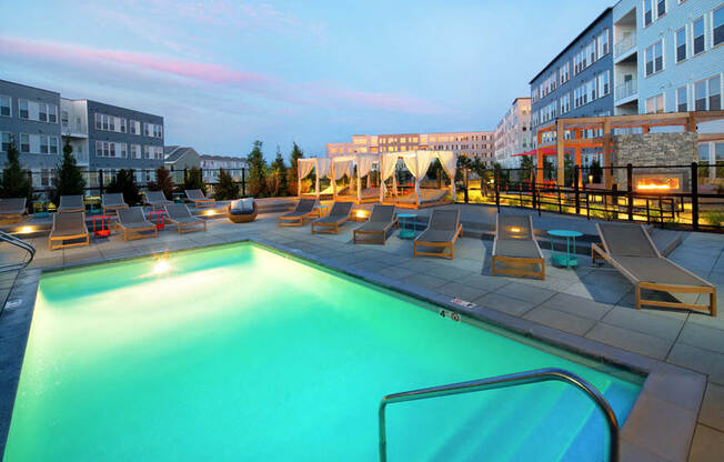 Luxury Swimming Pool at The Mastlight