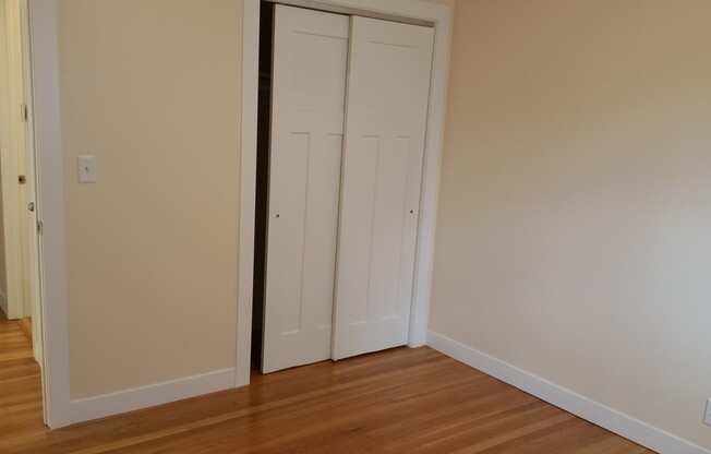 1 bed, 1 bath, $875, Unit 205