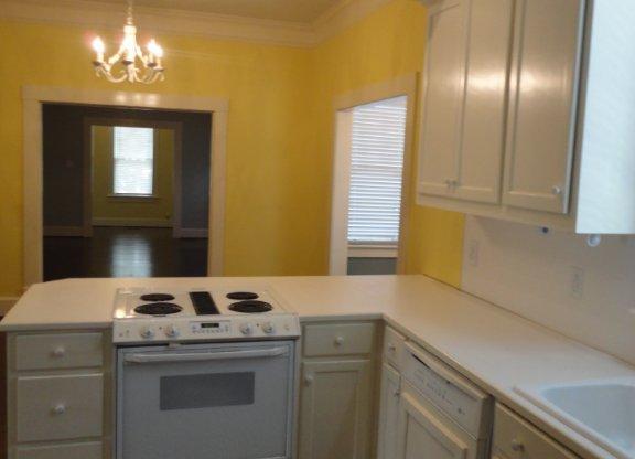 3 beds, 2 baths, $1,040, Unit A