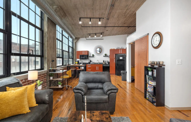 1 bed, 1 bath, 790 sqft, $1,100, Unit 212