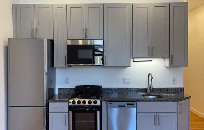2 beds, 1 bath, 9,999 sqft, $2,250, Unit 64-201