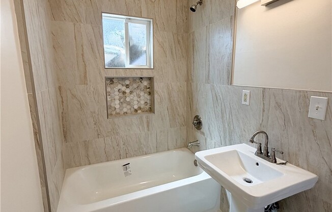 5200 W 57 ST