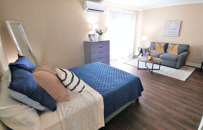 Studio, 1 bath, 560 sqft, $1,470, Unit B-214