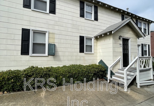 776 W OCEANVIEW AVE