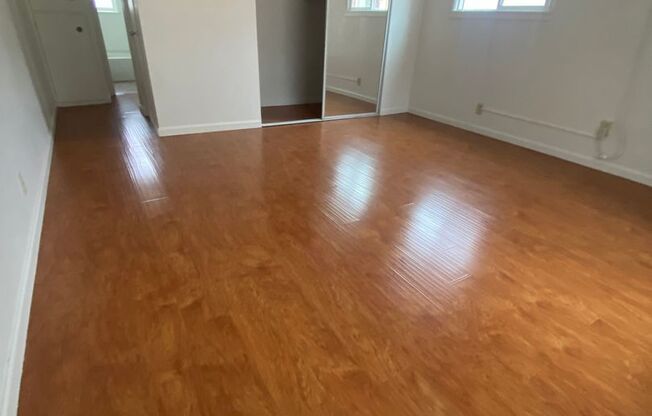 Studio, 1 bath, 400 sqft, $850, Unit S #1