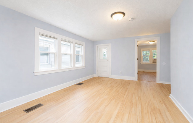 1044 Muskegon Ave NW