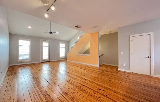 1205 KINNEY AVE