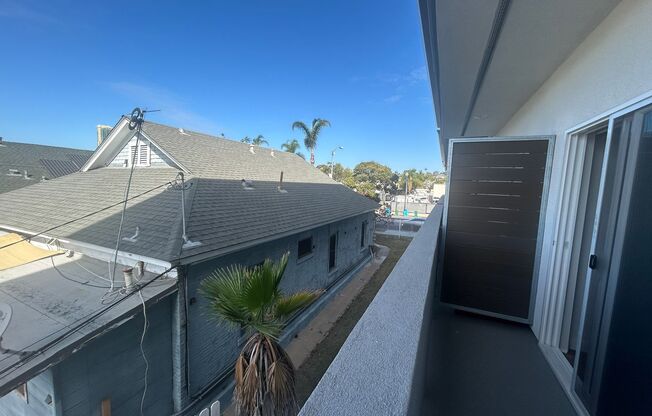 Studio, 1 bath, 327 sqft, $1,695, Unit 206