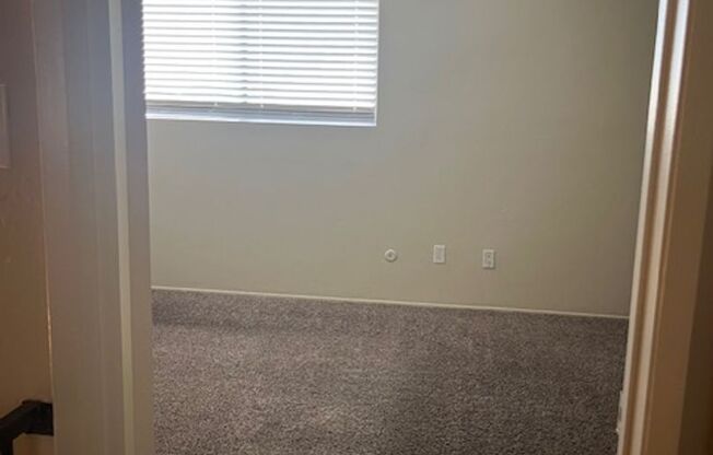 2 beds, 1.5 baths, $1,350, Unit 4437
